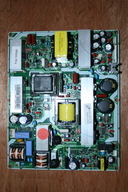 *NEW* Samsung - BN94-00699D (BN94-00622C, BN94-00666A, BN94-00666B) LE26R41BDXXEU, LE26R51BDXXEU, LE32R41BDXXEU, PSU 