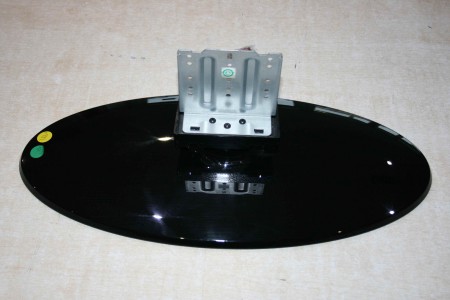 TV STAND FOR UMC: X26/29C-GB-TC-UK, X2629CGBTCUK