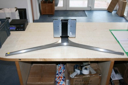TV STAND FOR SAMSUNG: UE65KU6680U