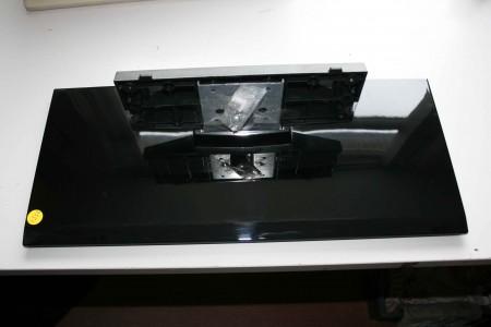 TV STAND FOR TOSHIBA: 40BV712B