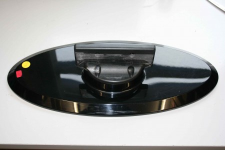 TV STAND FOR LOGIK: L32LW783