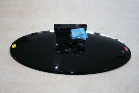 TV STAND FOR LOGIK: L32DIGB20