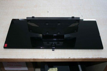 TV STAND FOR TOSHIBA: 40BV702B