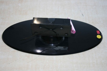 TV STAND FOR BUSH: LT32M1CA