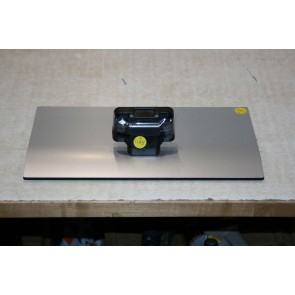 TV STAND FOR TOSHIBA: 32W3753DB