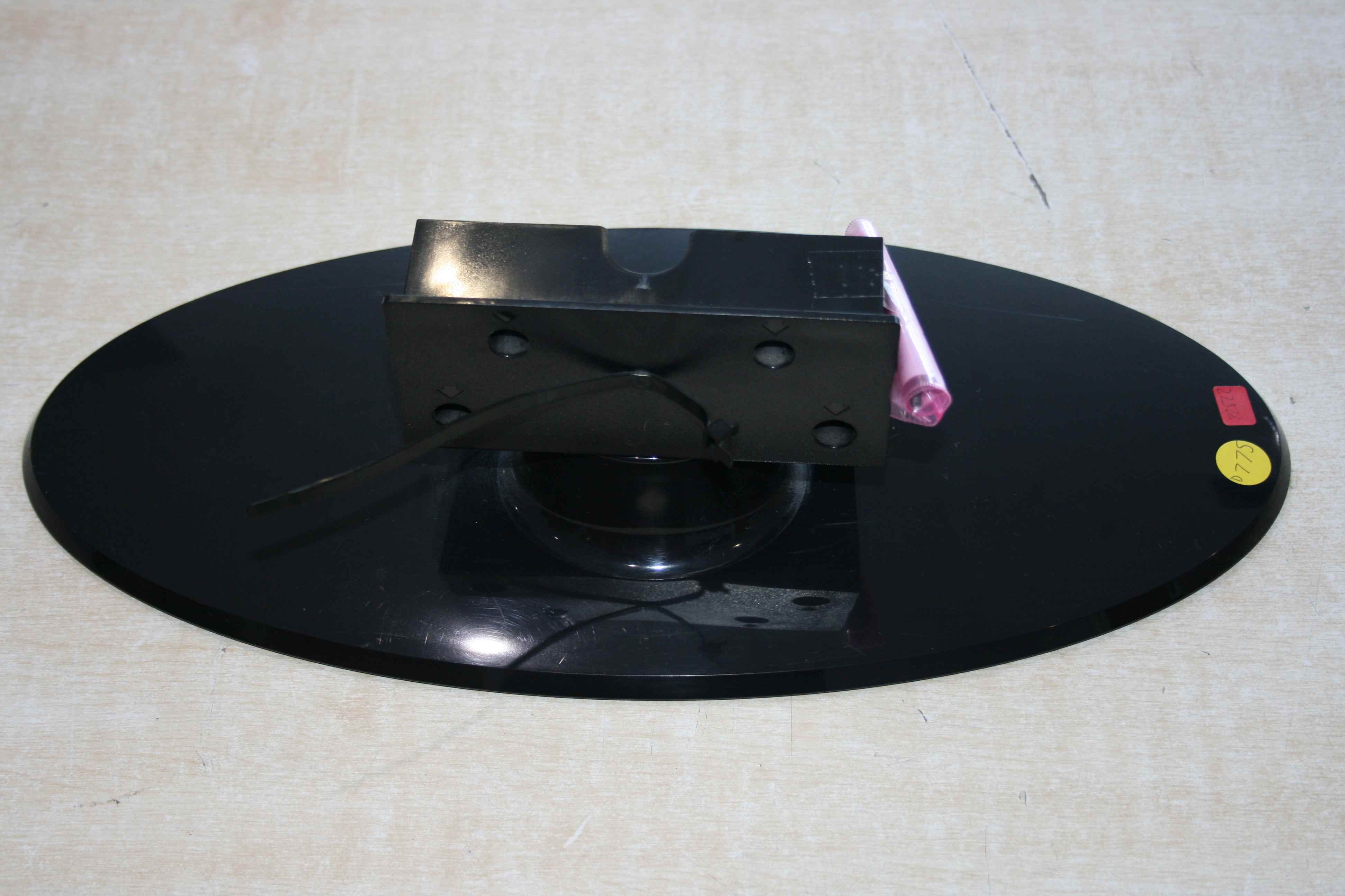 TV STAND FOR BUSH LT32M1CA