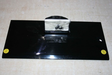 TV STAND FOR BUSH: DLED32165HD