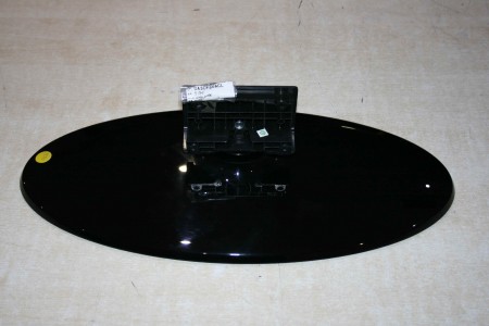 TV STAND FOR LOGIK: L32DIGB20